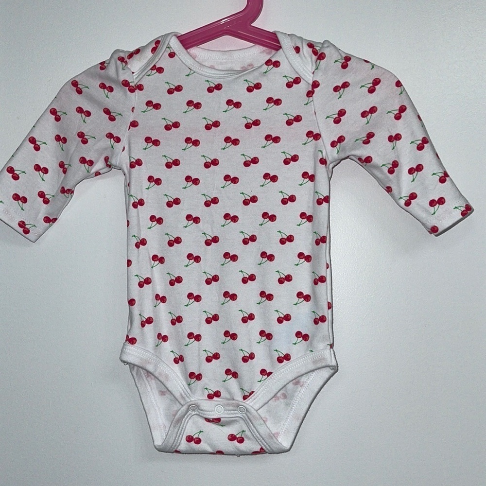 New Bon Bebe Cherie’s ONSIE size 6-9 months